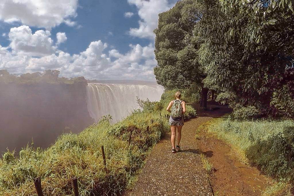 How long to stay in Victoria Falls, Zambia or Zimbabwe