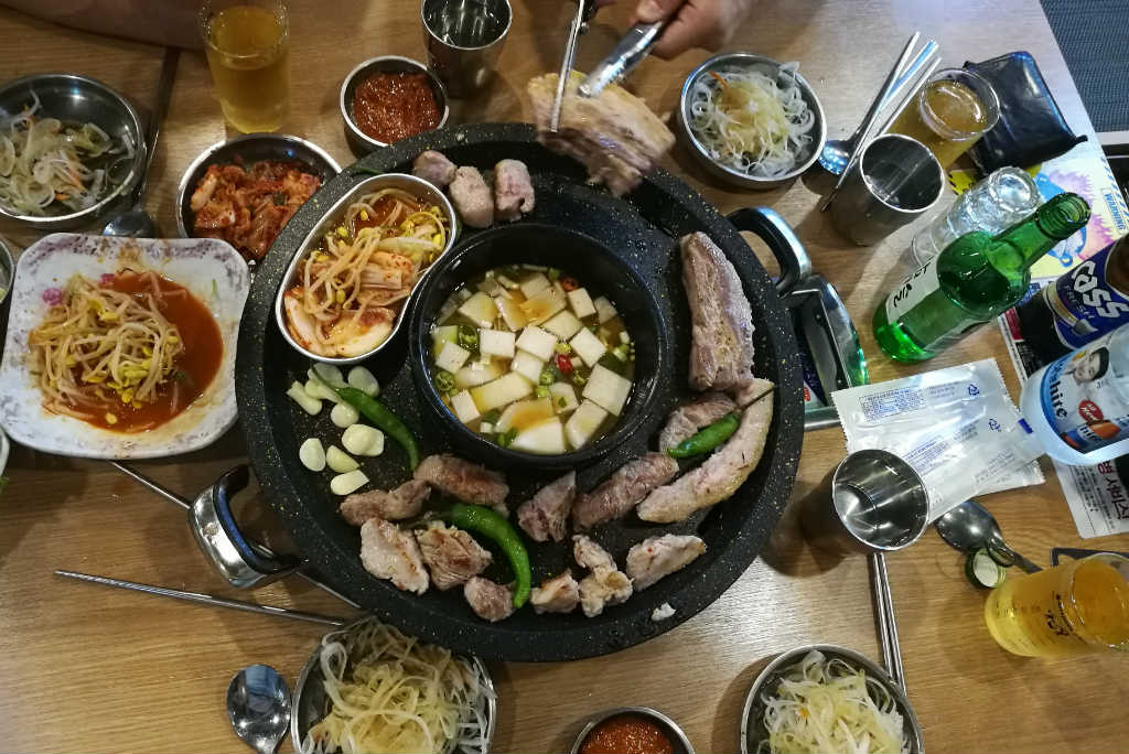 How to eat a Korean BBQ (Like a Korean)