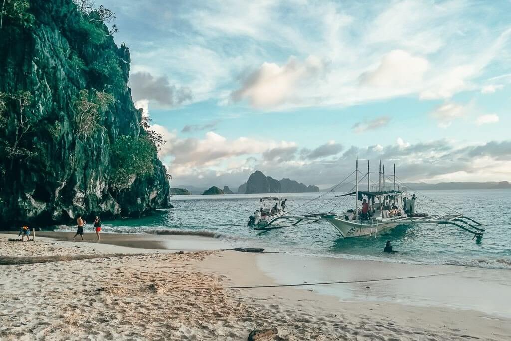 Seven Commandos Beach in El Nido, Palawan