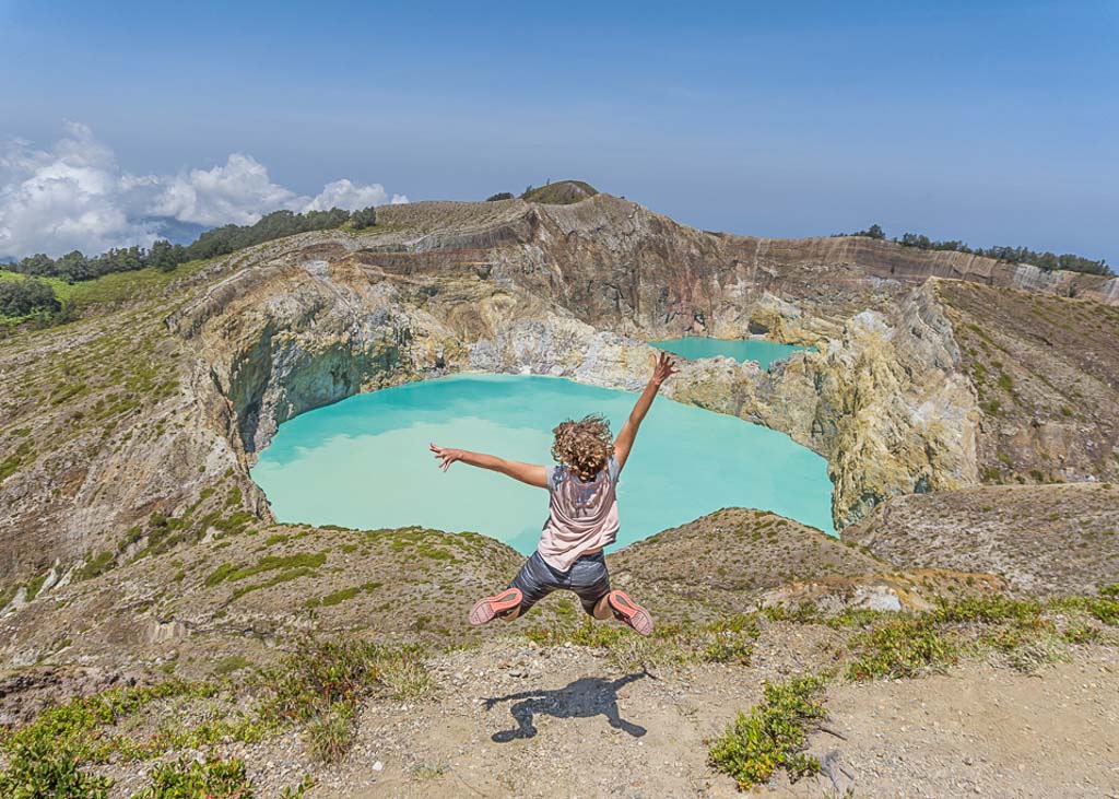 Jumping infornt of the most famous Indonesia landmark