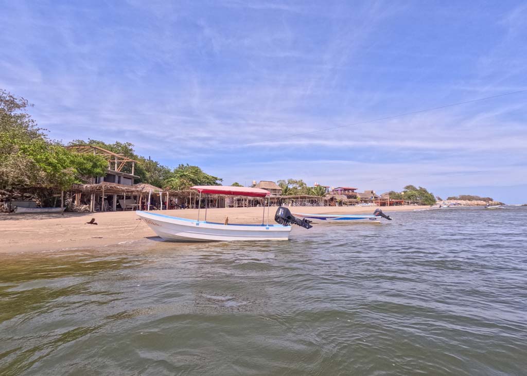How to get to chacahua from puerto escondido