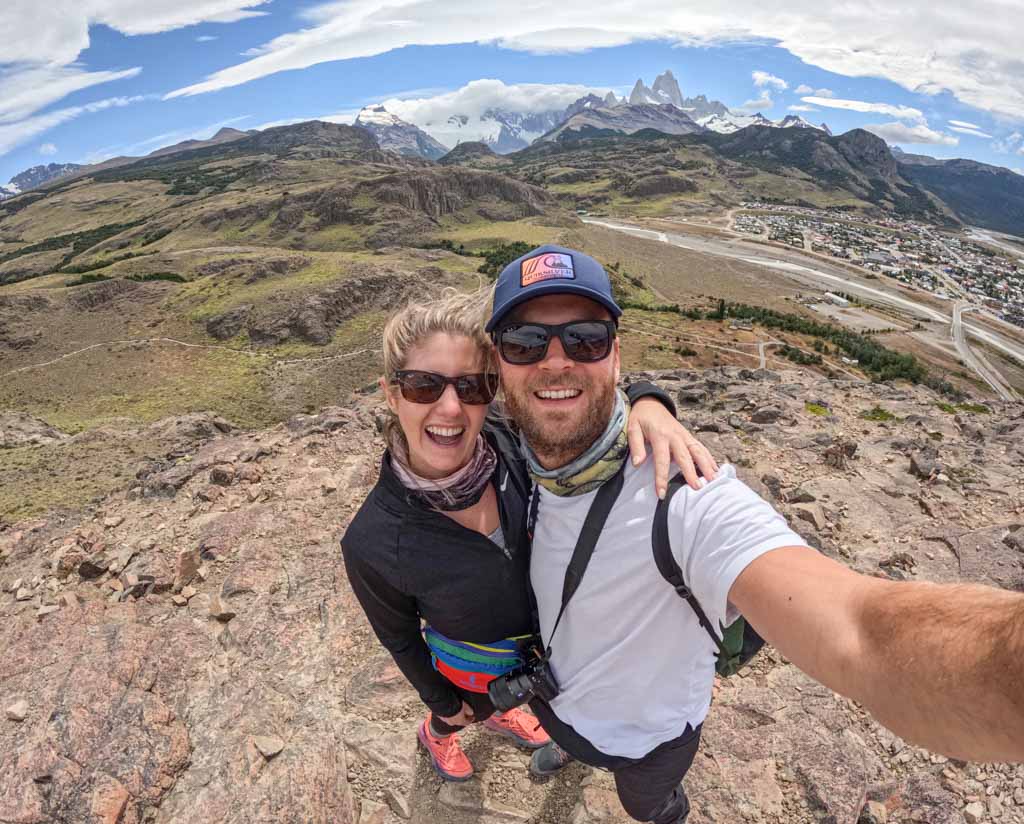 Two people taking a selfie from Los Condores viewpoint
